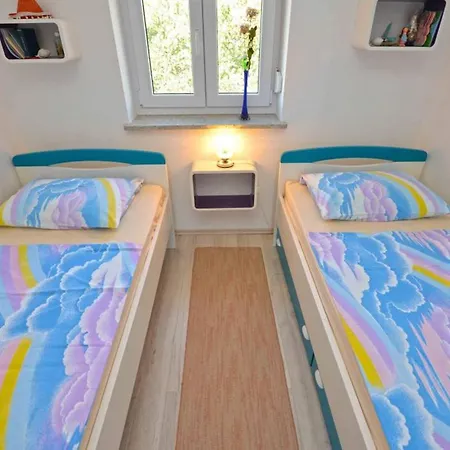 Pia Apartament Murter