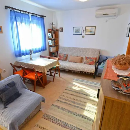 Pia Apartment *