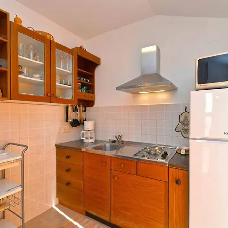 Apartment Pia *