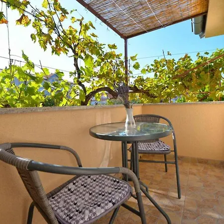 Pia Apartment Murter